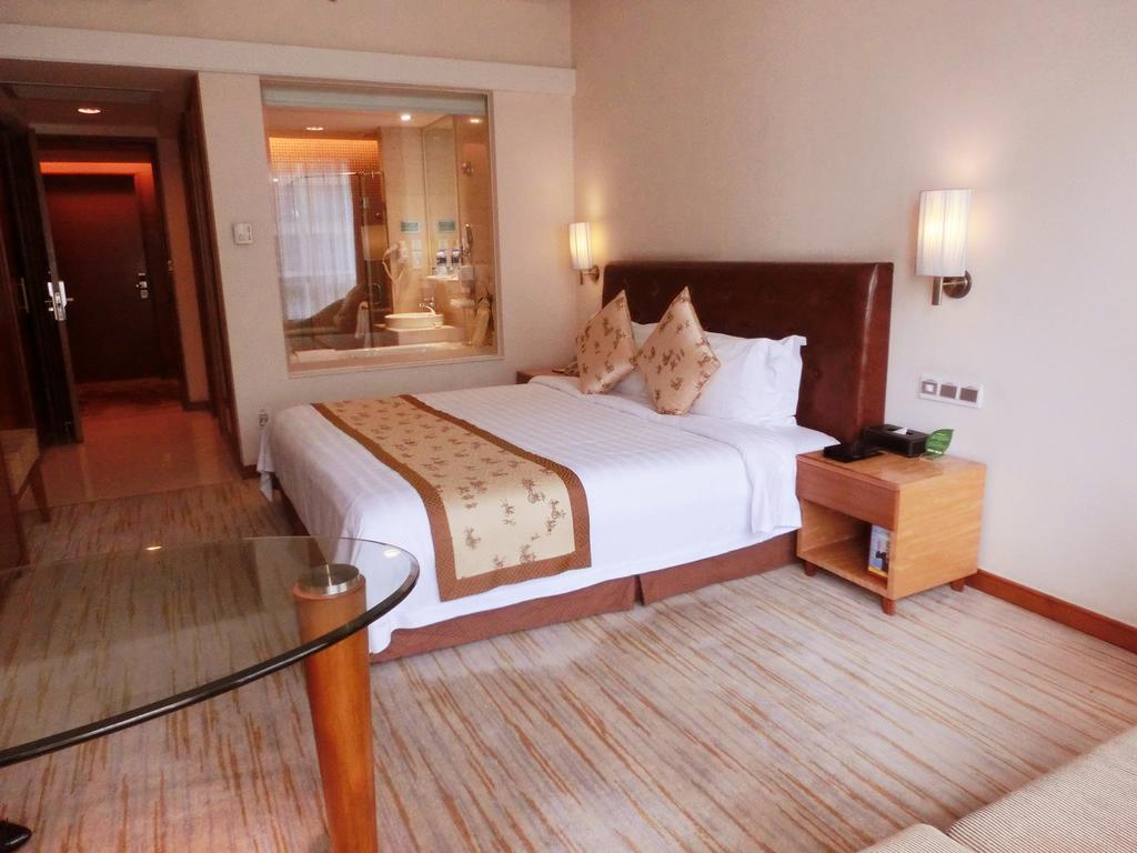 Ramada Plaza Guangzhou Otel Oda fotoğraf